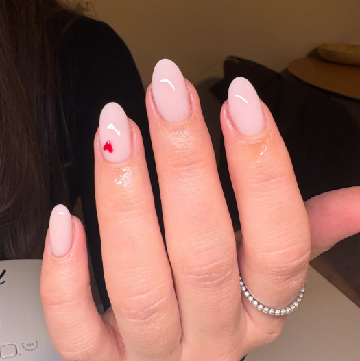 Negledesign hos JuJu Beauty Salon i Aarhus